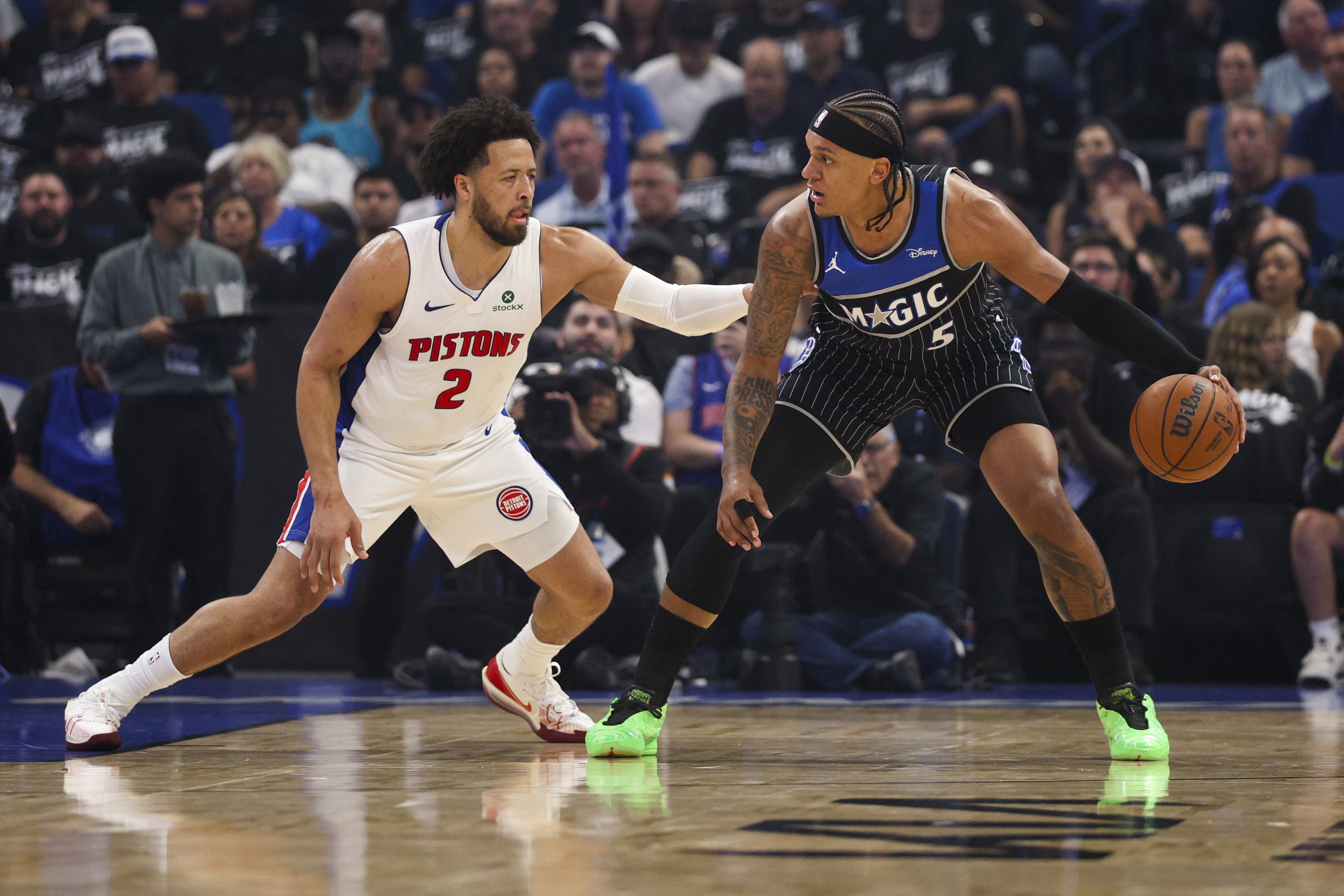 乐鱼app-NBA彩经：魔术客场淘汰活塞强行黑八 骑士擒下猛龙涉险过关